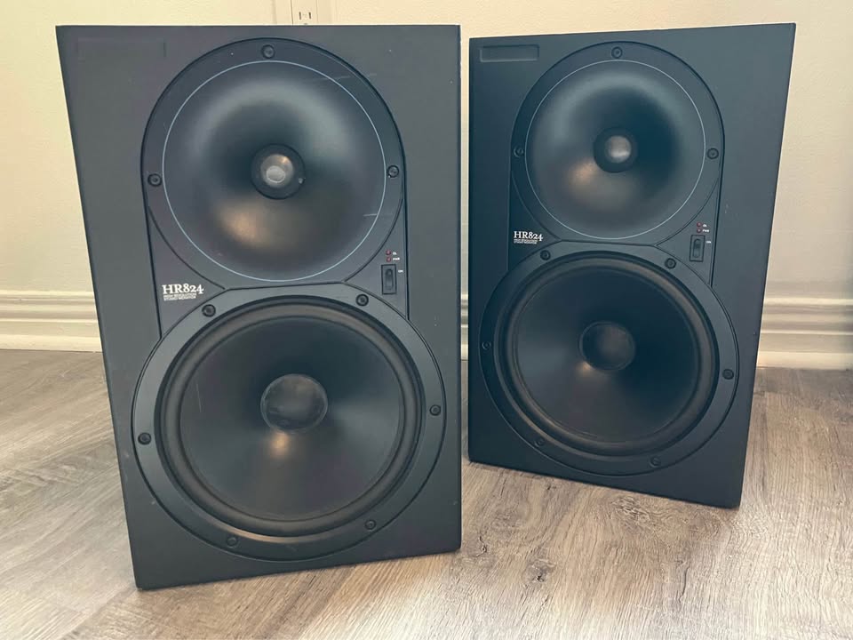 Mackie HR824 Studio Monitors - photo 2