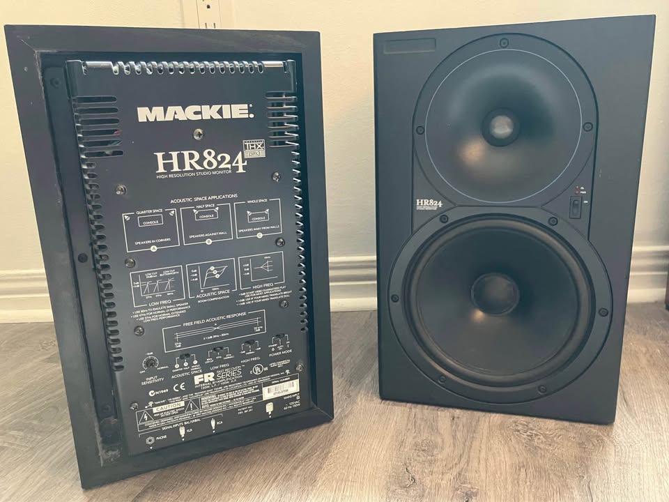 Mackie HR824 Studio Monitors - photo 3