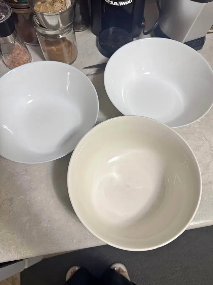 Assorted kitchen items thumbnail