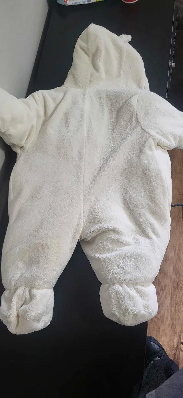0-3 month Winnie the pooh snowsuit image indicator(3)