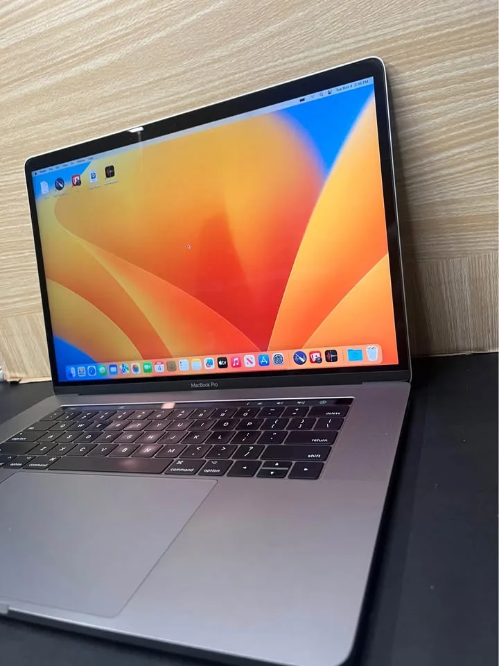 MacBook Pro 15” 2.8GHz 16GB 256SSD Charger Included image indicator(2)