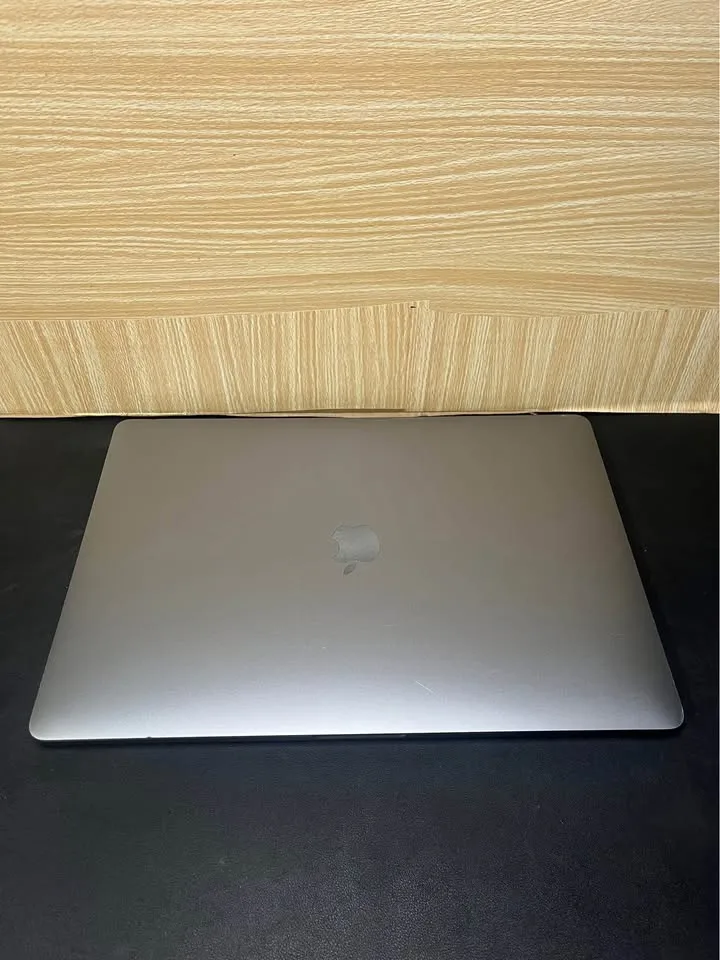 MacBook Pro 15” 2.8GHz 16GB 256SSD Charger Included image indicator(4)