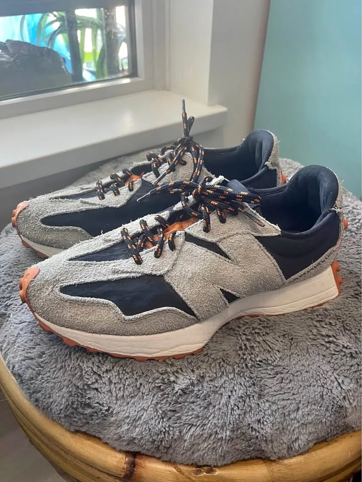 New balance 327 woman size 9 thumbnail