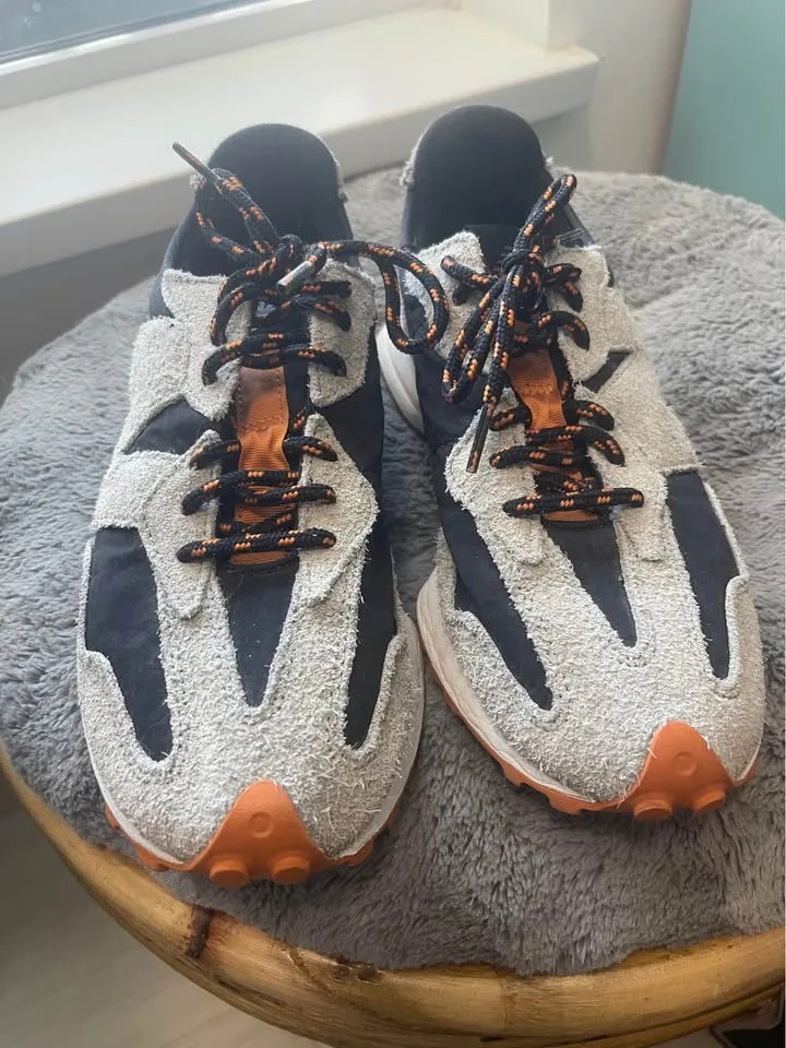 New balance 327 woman size 9 image indicator(2)