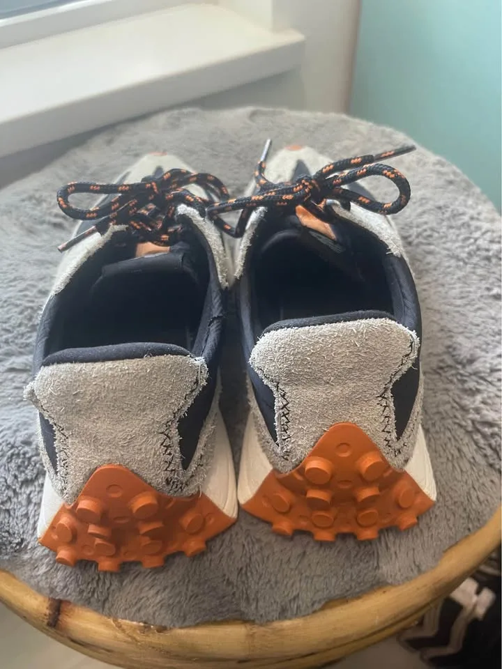 New balance 327 woman size 9 image indicator(3)
