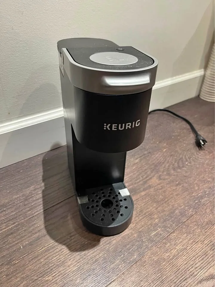 Keurig K-Cup Single Serve Coffee Machine thumbnail