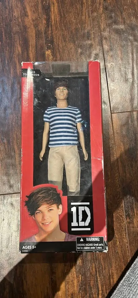 1D Louis Tomlinson collectable figure thumbnail