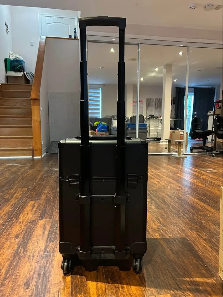Makeup case on wheels image indicator(4)
