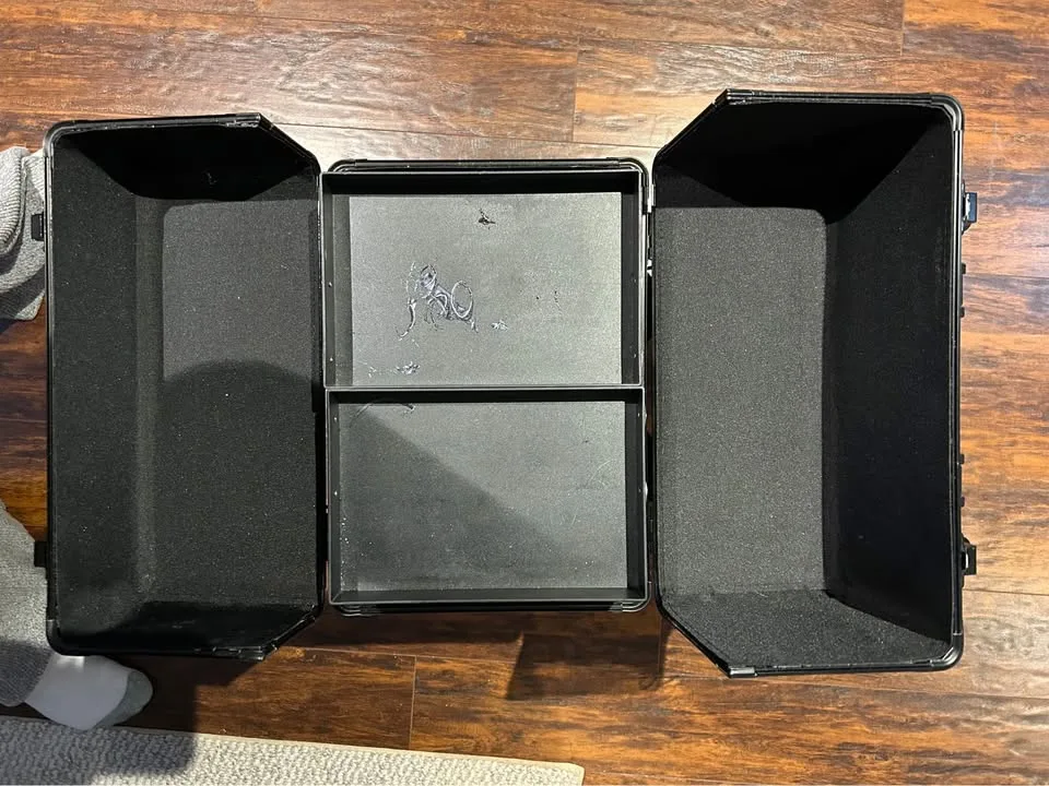 Makeup case on wheels image indicator(6)