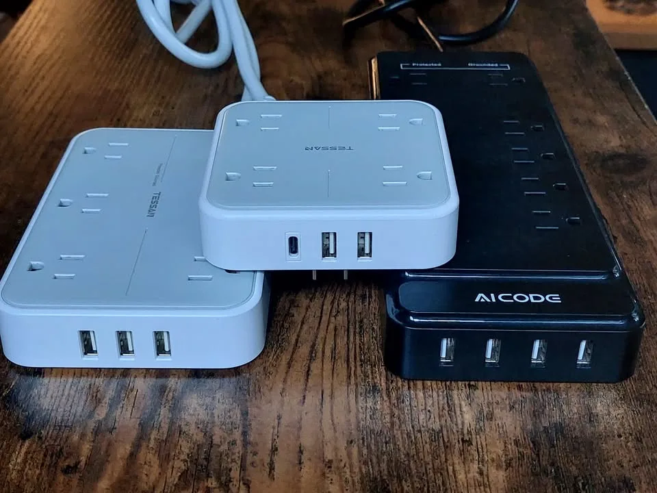 Power Bars with USB, 90° Plug, Surge Protection image indicator(3)