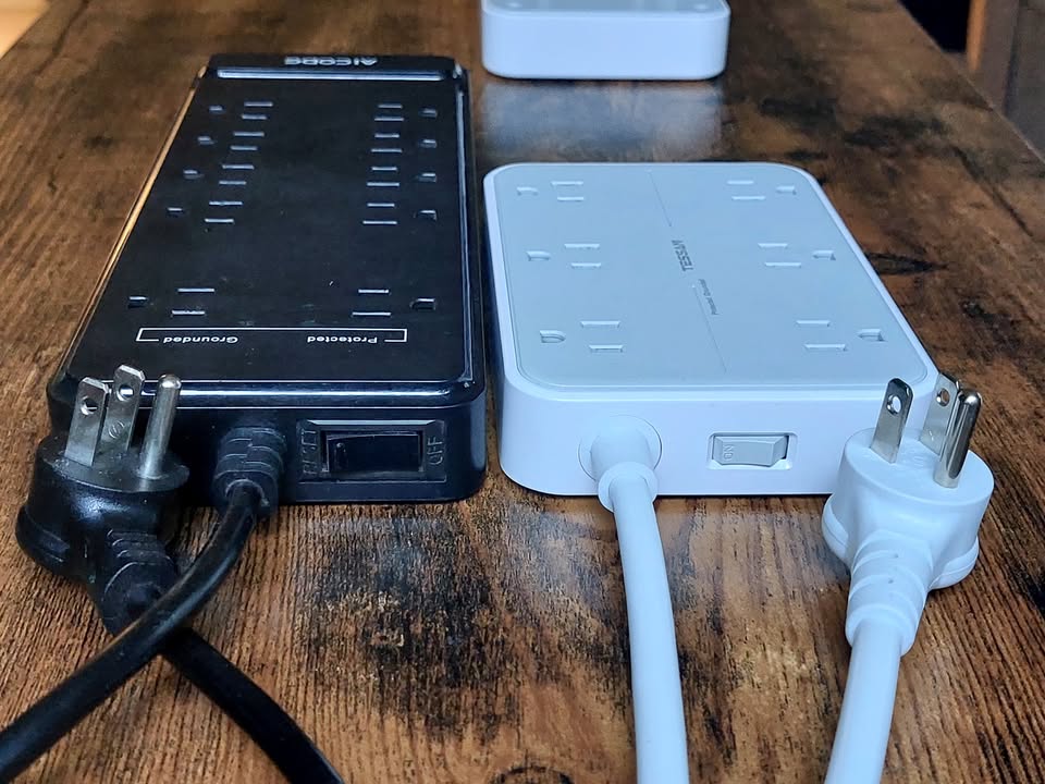 Power Bars with USB, 90° Plug, Surge Protection - photo 4