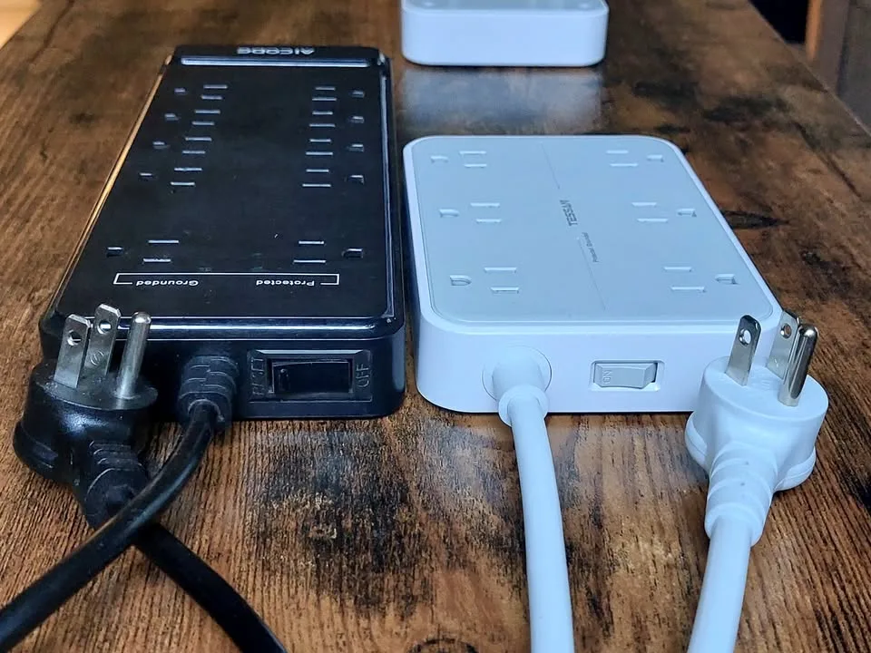 Power Bars with USB, 90° Plug, Surge Protection image indicator(4)