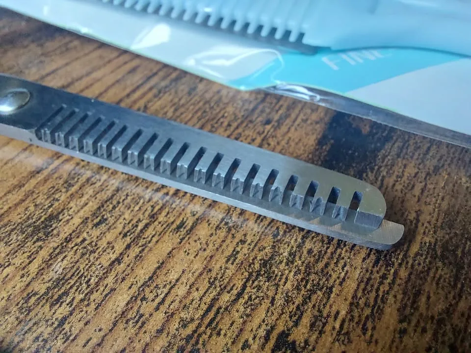 Home Haircut Set - Scissors and Razor Comb image indicator(2)