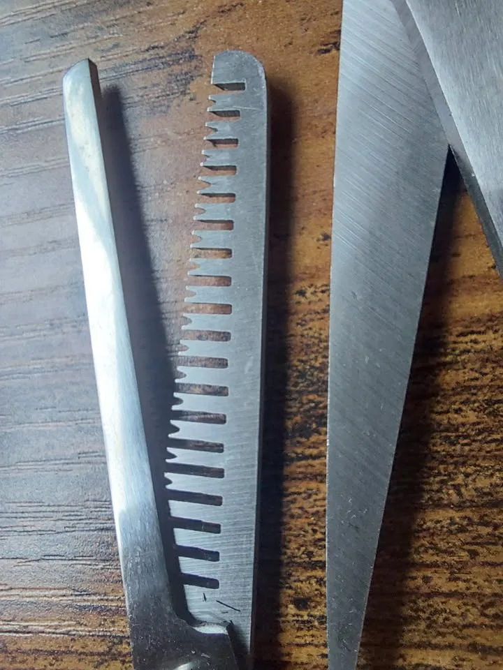 Home Haircut Set - Scissors and Razor Comb image indicator(3)