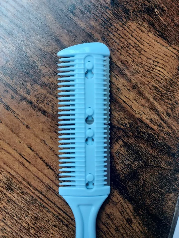 Home Haircut Set - Scissors and Razor Comb image indicator(4)