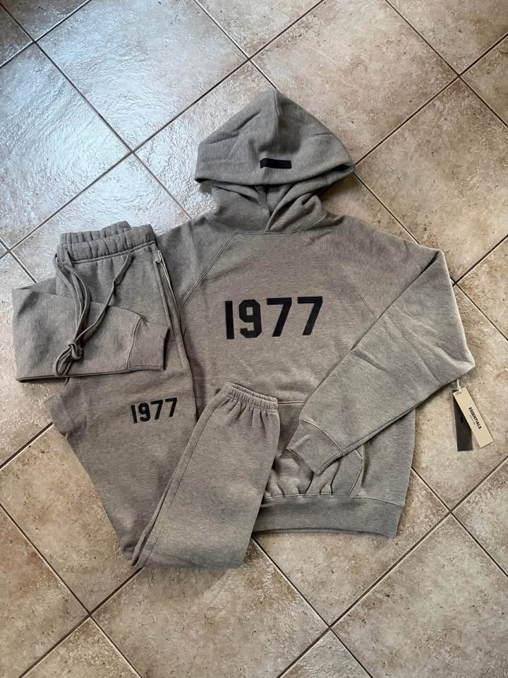 *AUTHENTIC* Essentials 1977 Hoodies + Sweats (Read Description) - photo 2