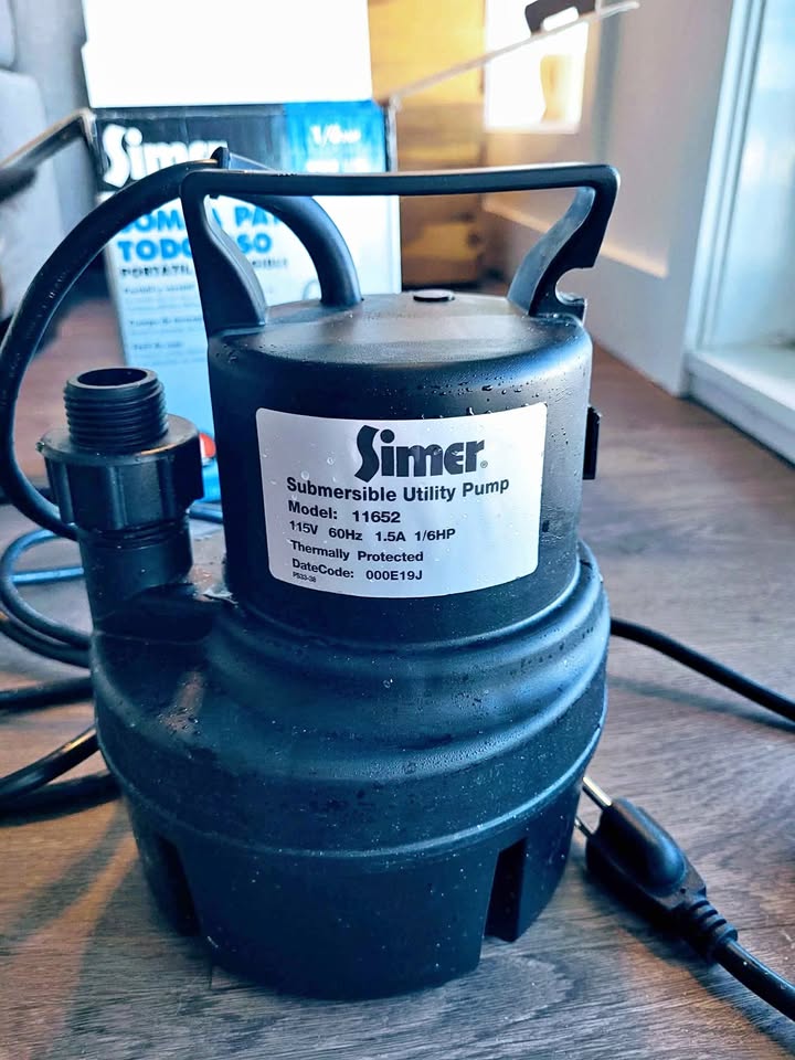 Used once! Submersible utility pump 1/6 hp