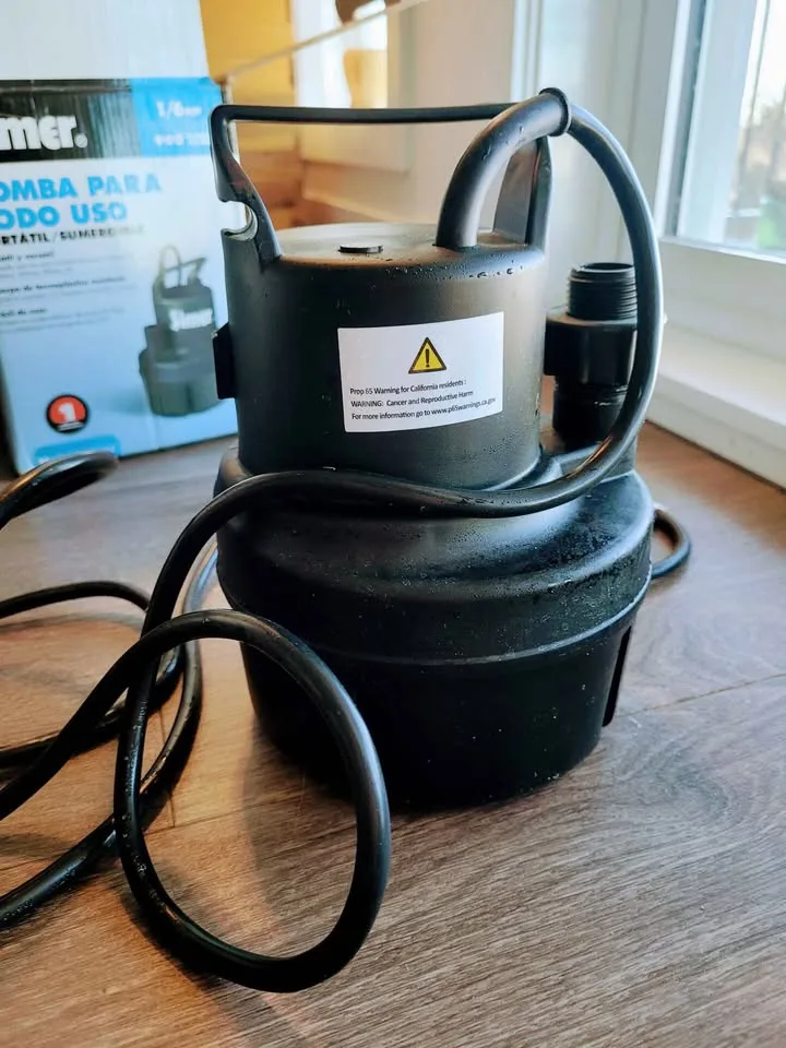 Used once! Submersible utility pump 1/6 hp image indicator(2)