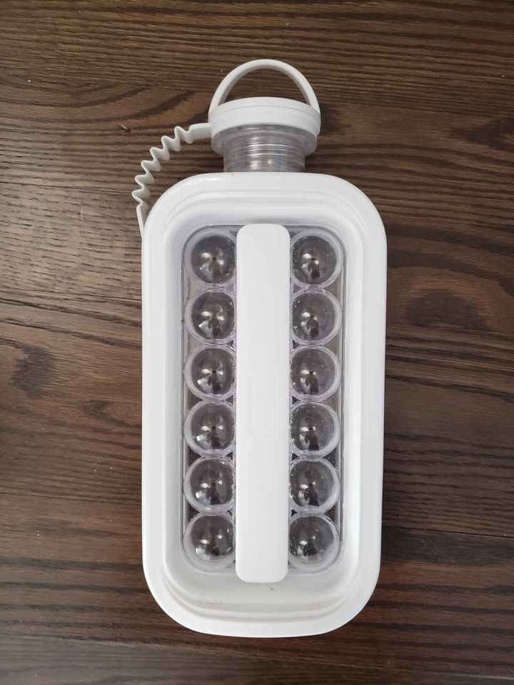 🥕 Is Available: Portable Ice Ball Making Mold Water Bottle - photo 3