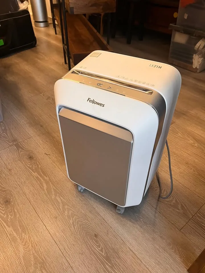 Orig. $327 - Fellowes paper shredder LX21M image indicator(8)