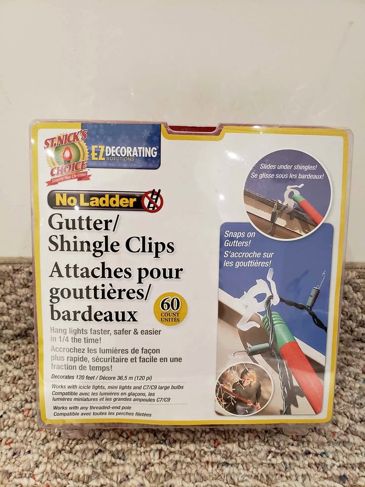 🥕 Is Available: Christmas Lights Hooks on the Gutter (Outdoor)