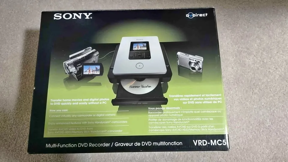 Sony Multi-Function Recorder (VRD-MC5) thumbnail