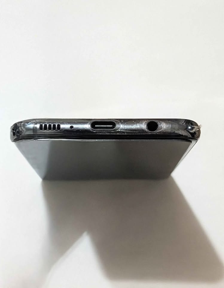 Samsung Galaxy S10e - 128GB (Unlocked)With free extras - photo 5
