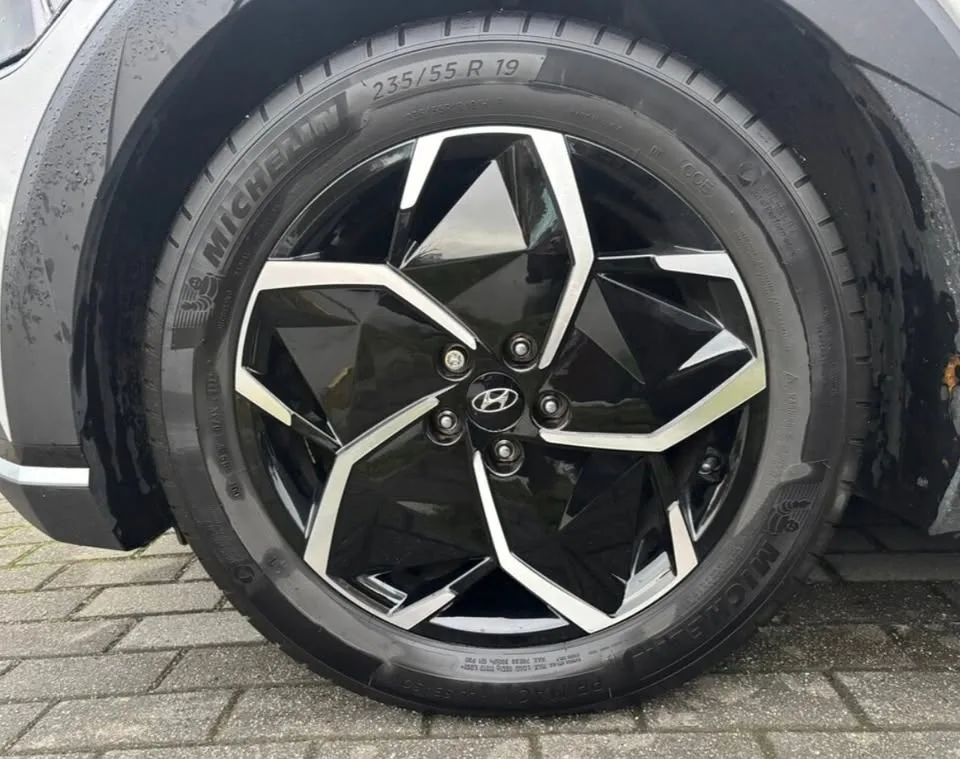 2023 Hyundai IONIQ 5 Preferred RWD Long Range image indicator(6)