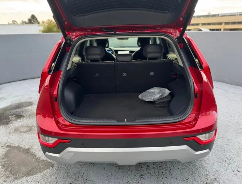 2025 Kia Niro Plug-In Hybrid EX Premium image indicator(3)