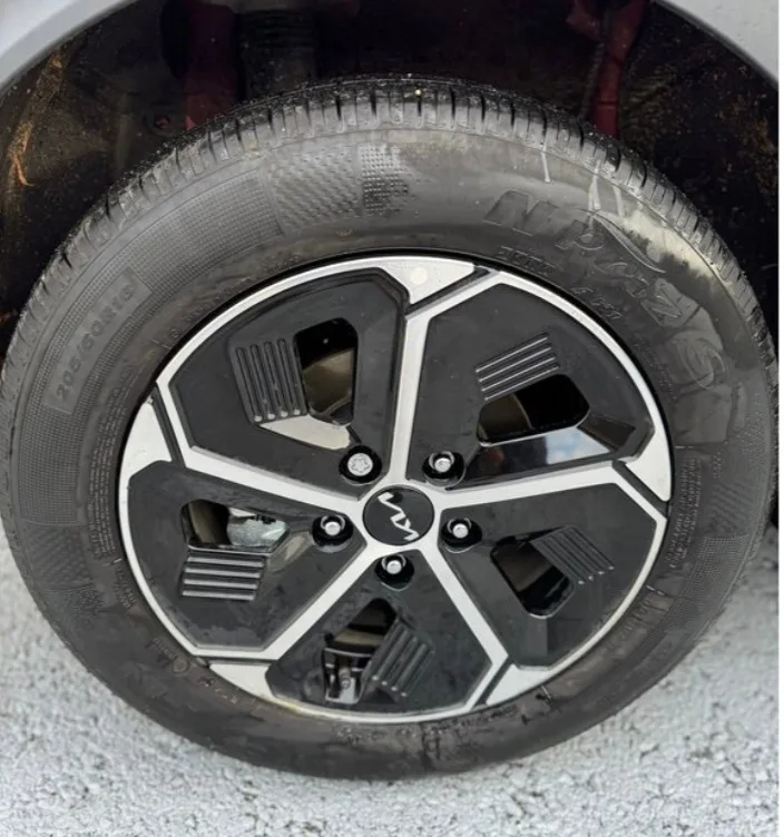 2025 Kia Niro Plug-In Hybrid EX Premium image indicator(6)