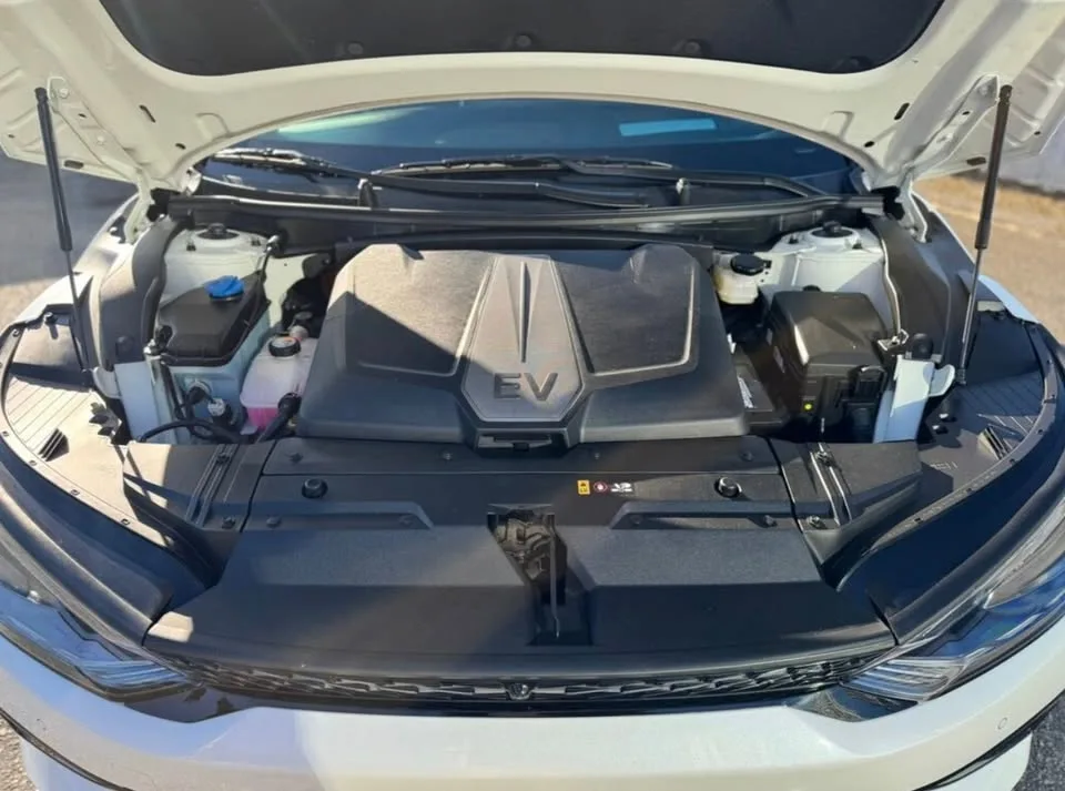 2024 Kia EV6 Land W/GT-Line Pkg 2 image indicator(2)