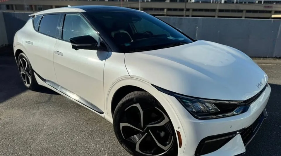 2024 Kia EV6 Land W/GT-Line Pkg 2 image indicator(5)