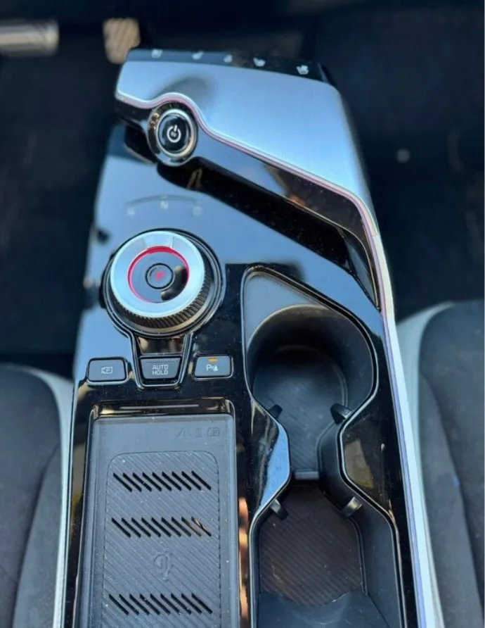 2024 Kia EV6 Land W/GT-Line Pkg 2 image indicator(8)