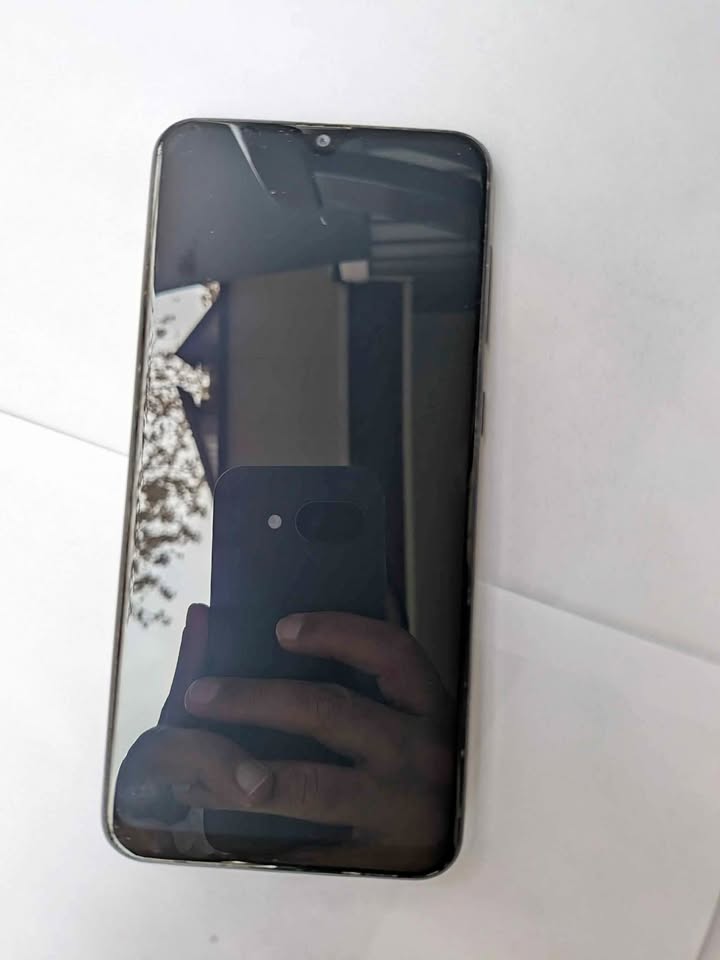 Samsung Galaxy A20 Unlocked w/ Extras
