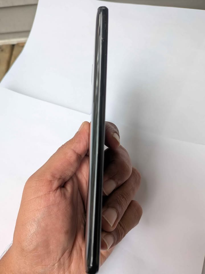 Samsung Galaxy A20 Unlocked w/ Extras - photo 3