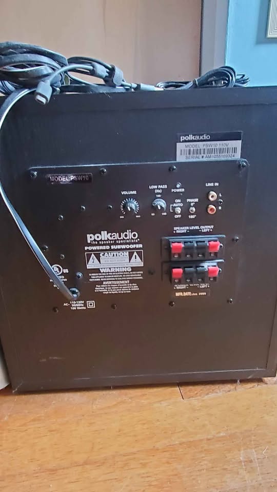 Yamaha AV Receiver RX-V365 and 2 Polk Audio floor standing speak - photo 4