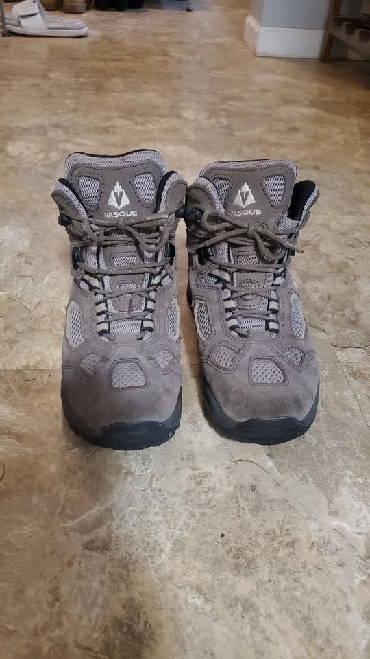 Vasque Waterproof Boots Size 3 - photo 2