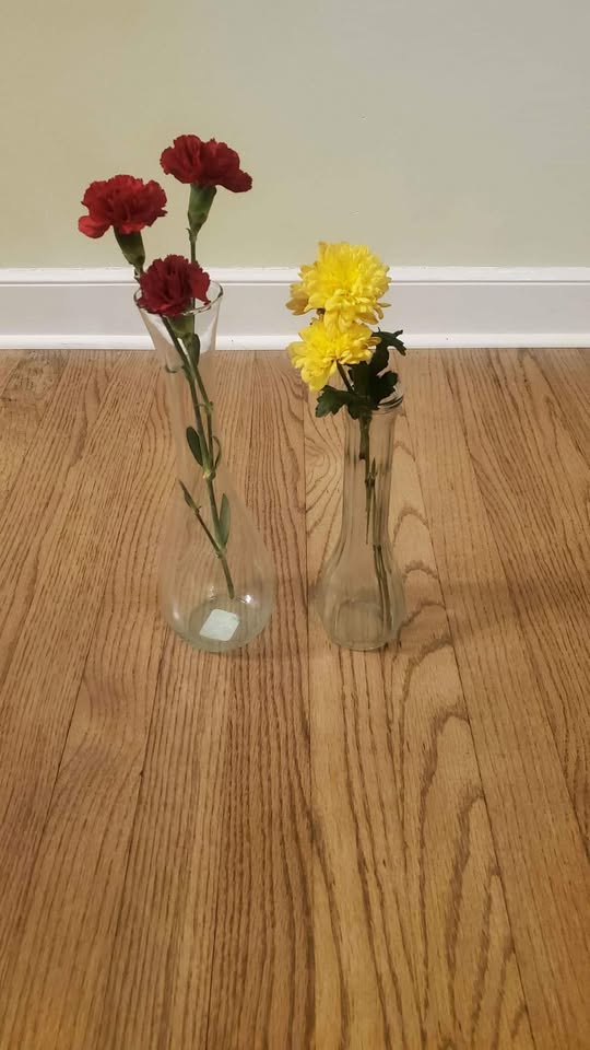 2 Clear Glass Vases - photo 2