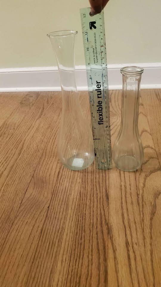 2 Clear Glass Vases - photo 4