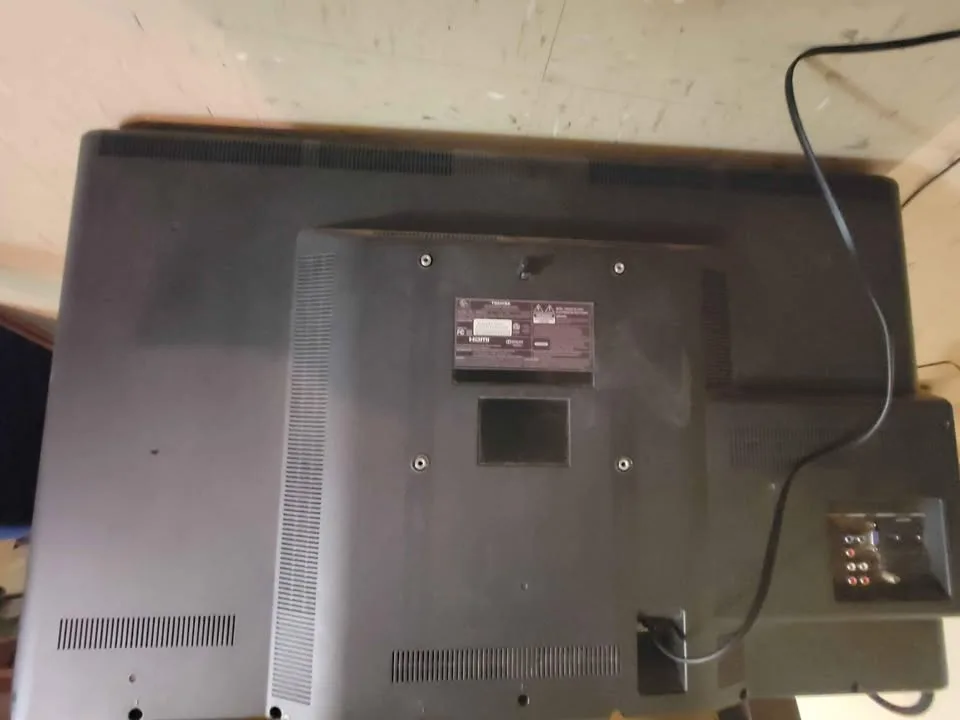 Toshiba 40E220U 40" Class 1080p LCD TV image indicator(5)