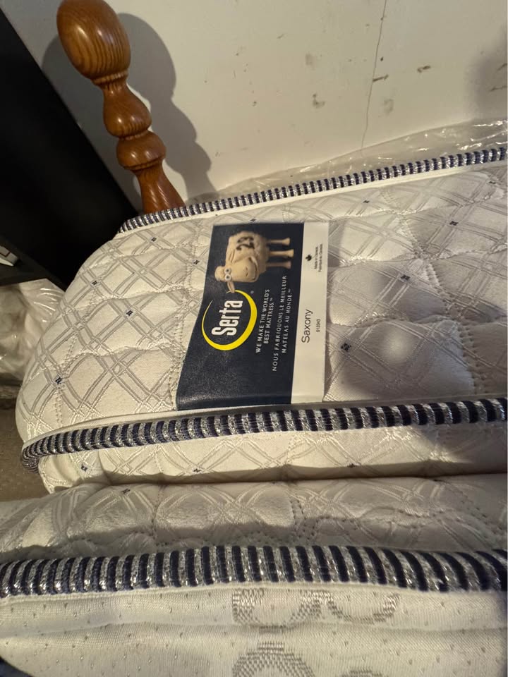 Serta Queen Mattress and Bed Frame - photo 2
