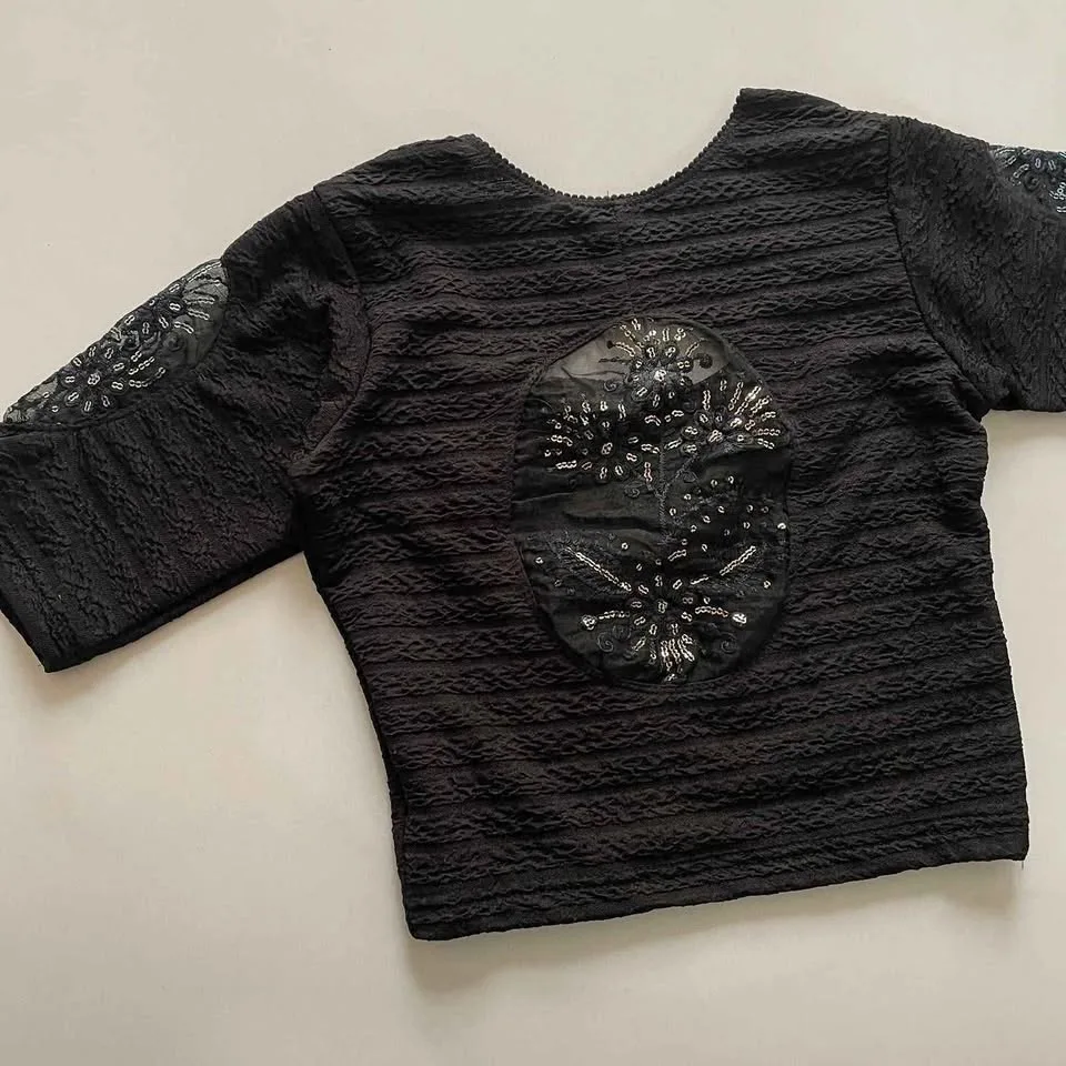 Stretchable blouse image indicator(5)