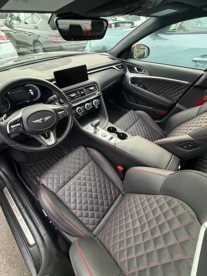 2024 Genesis G70 image indicator(4)