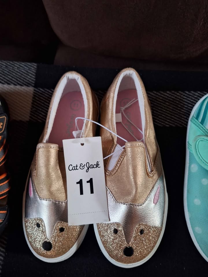 Kids Shoes Bundle - photo 3