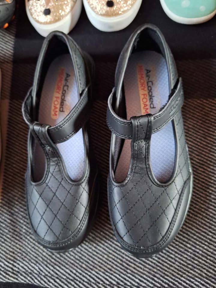 Kids Shoes Bundle - photo 4