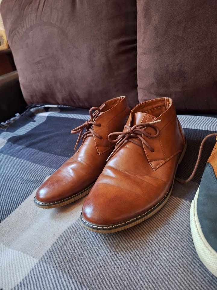 Vendo zapatos para hombre size 10 y 9.5 - photo 2