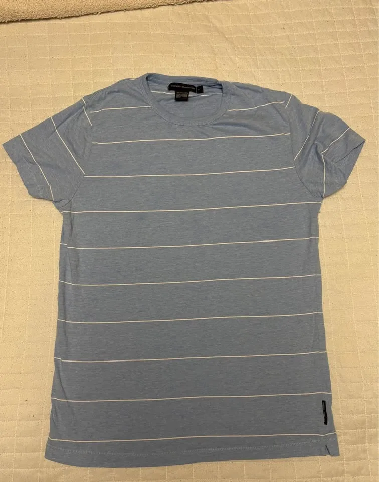 Men’s Size M T-Shirts & Hoodie Bundle image indicator(3)