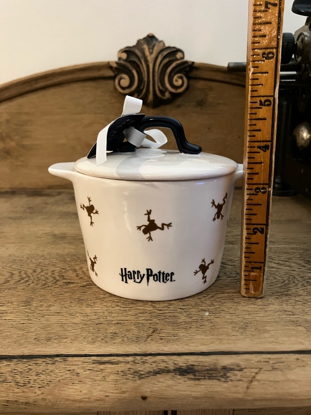 Harry Potter 70% Croakoa Mini Crock Chocolate Frogs - photo 2