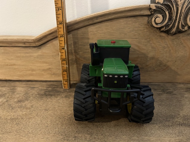John Deere Ertl Monster Treads Wheelie Tractor Toy - photo 2
