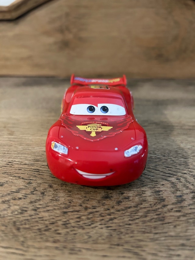 Disney Cars 2 Lightning McQueen Pullback Racer Toy car